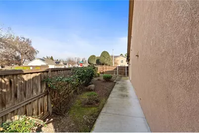 321 N Preston, Visalia, CA 93291 - Photo 43