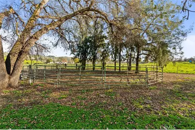 39500 Millwood #C, Woodlake, CA 93286 - Photo 33