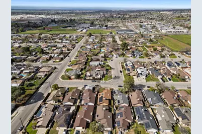 813 Orangewood, Bakersfield, CA 93306 - Photo 9