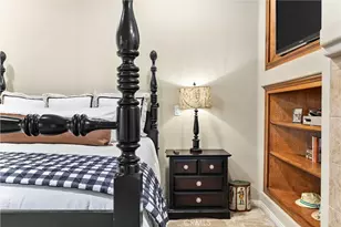 205 Somerford Ct, Bakersfield, CA 93312 - Photo 51