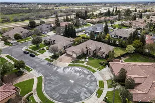 205 Somerford Ct, Bakersfield, CA 93312 - Photo 9