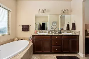 2327 N Elm, Visalia, CA 93291 - Photo 33