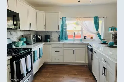 824 N Willis, Visalia, CA 93291 - Photo 11