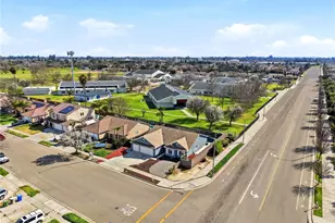 865 Avalon Dr, Lemoore, CA 93245 - Photo 11