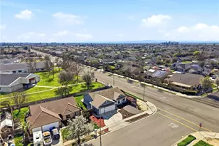 865 Avalon Dr, Lemoore, CA 93245 - Photo 9