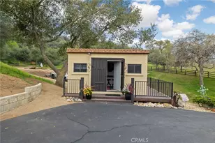 29501 Hart Oaks Dr, Keene, CA 93531 - Photo 57