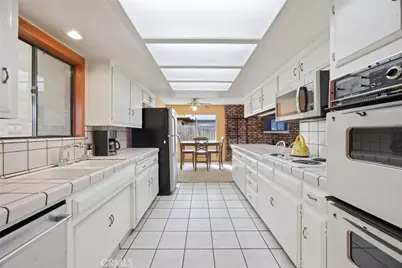 1807 Manning, Bakersfield, CA 93309 - Photo 17