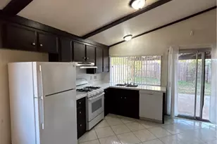 994 E Gladwick St, Carson, CA 90746 - Photo 7