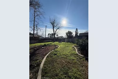 210 Oleander, Bakersfield, CA 93304 - Photo 11