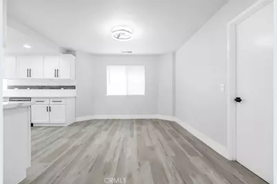 1828 S Hillcrest, Visalia, CA 93292 - Photo 7