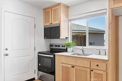 807 Potts Point Way, Bakersfield, CA 93307 - Photo 27