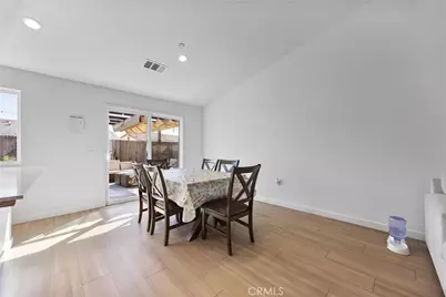 807 Potts Point Way, Bakersfield, CA 93307 - Photo 15