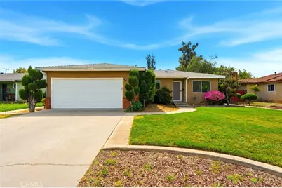 1123 E Washington Avenue, Reedley, CA 93654 - Photo 1