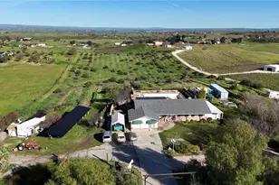 5770 Vista Serrano, Paso Robles, CA 93446 - Photo 3
