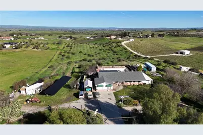 5770 Vista Serrano, Paso Robles, CA 93446 - Photo 1