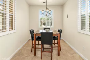 331 Hollyhill Dr, Bakersfield, CA 93312 - Photo 17