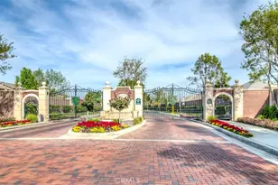 331 Hollyhill Dr, Bakersfield, CA 93312 - Photo 35