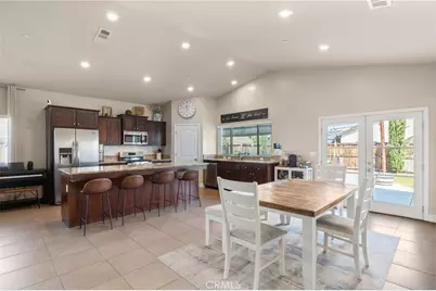 9500 Laurelwood Court, Shafter, CA 93263 - Photo 9