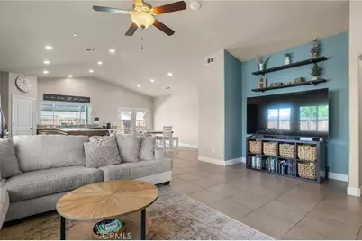 9500 Laurelwood Court, Shafter, CA 93263 - Photo 7