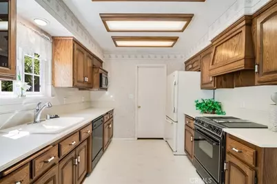 416 S Hawthorne, Lompoc, CA 93436 - Photo 5