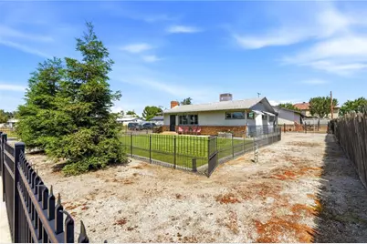 4007 W Myrtle Avenue, Visalia, CA 93277 - Photo 9