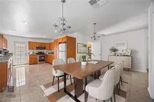 2417 Chester Ln, Bakersfield, CA 93304 - Photo 11