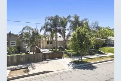 2417 Chester Lane, Bakersfield, CA 93304 - Photo 3