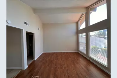 3136 W Austin Way, Fresno, CA 93722 - Photo 9