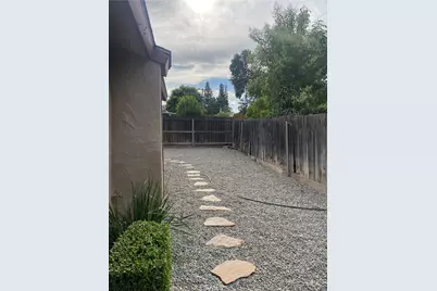 3136 W Austin Way, Fresno, CA 93722 - Photo 47