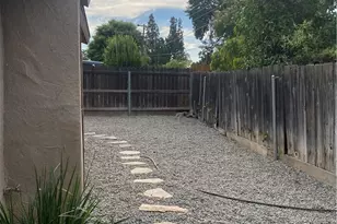 3136 W Austin Way, Fresno, CA 93722 - Photo 47