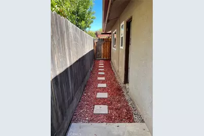 3136 W Austin Way, Fresno, CA 93722 - Photo 19