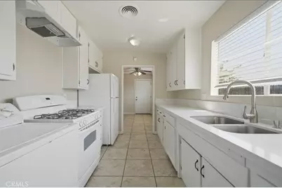 2540 Lynwood, Bakersfield, CA 93306 - Photo 15