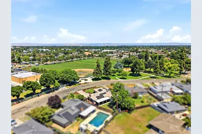 2709 W Royal Oaks, Visalia, CA 93277 - Photo 41