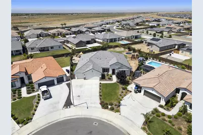 719 Winooski Court, Bakersfield, CA 93314 - Photo 5