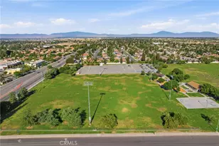 1101 Sayword Ct, Bakersfield, CA 93312 - Photo 45