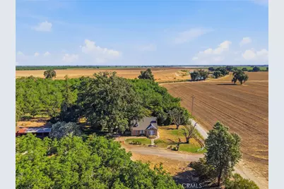 21530 Tiburico Avenue, Laton, CA 93242 - Photo 9