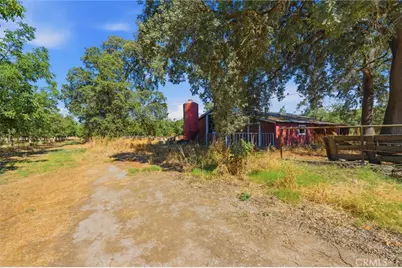 21530 Tiburico Avenue, Laton, CA 93242 - Photo 59