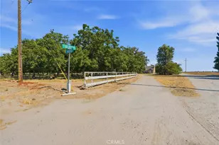 21530 Tiburico Ave, Laton, CA 93242 - Photo 63