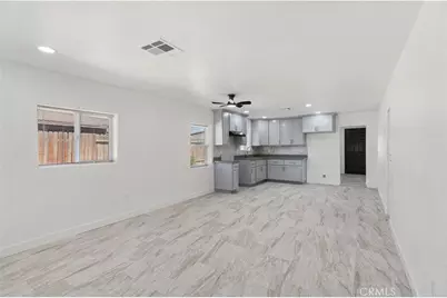 1014 E Casa Loma, Bakersfield, CA 93307 - Photo 5