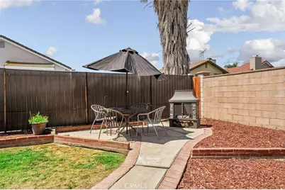 17253 Dolphin, Fontana, CA 92336 - Photo 21