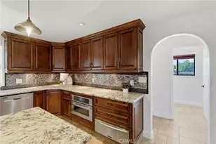 1203 N Tommy Ct, Visalia, CA 93291 - Photo 21