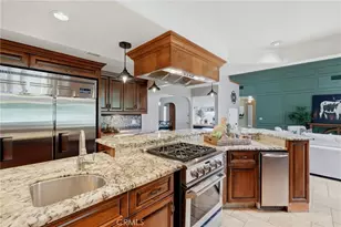 1203 N Tommy Ct, Visalia, CA 93291 - Photo 17