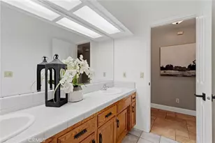 1203 N Tommy Ct, Visalia, CA 93291 - Photo 29