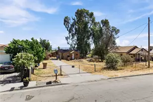 2801 Citrus Ave, Bakersfield, CA 93307 - Photo 3