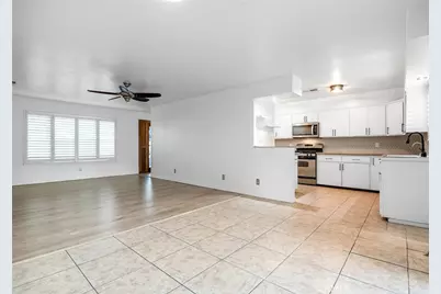 1237 S Clover, Visalia, CA 93277 - Photo 3