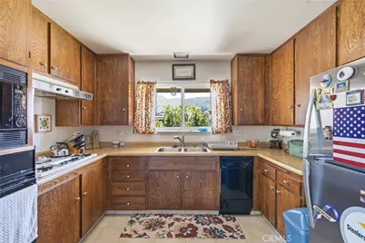 1013 W Lime Avenue, Lompoc, CA 93436 - Photo 7