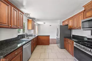 907 W Olive Ave, Redlands, CA 92373 - Photo 17