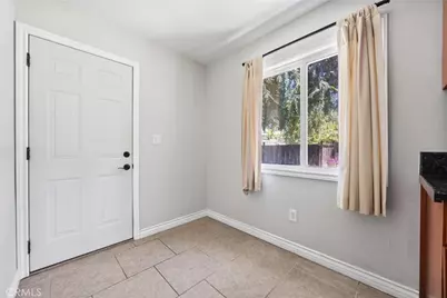 907 W Olive Avenue, Redlands, CA 92373 - Photo 21