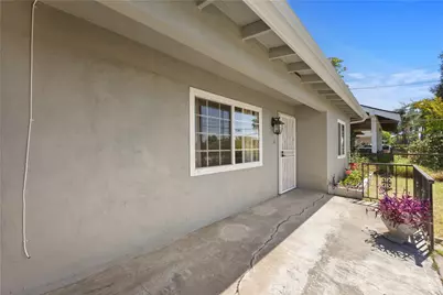 907 W Olive Avenue, Redlands, CA 92373 - Photo 5