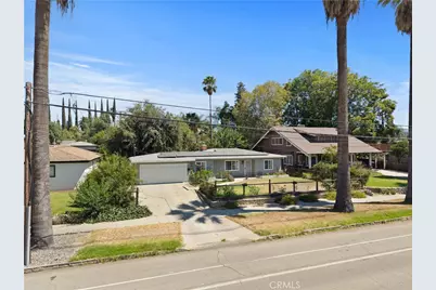 907 W Olive Avenue, Redlands, CA 92373 - Photo 1
